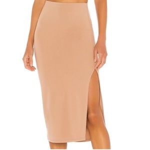 Revolve Lovers and Friends Aubrey Midi Skirt Nude size Medium